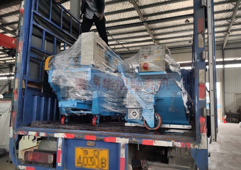 LM-850路面拋丸機裝車完畢發往山東臨沂